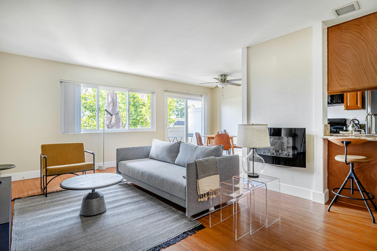 Apartment for rent for $2,846 per month in Los Angeles, Braddock Drive