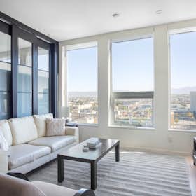 公寓 正在以 $5,036 的月租出租，其位于 Los Angeles, Wilshire Blvd