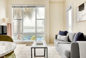 Lägenhet att hyra för 2 443 € i månaden i Inglewood, Pacific Concourse Dr