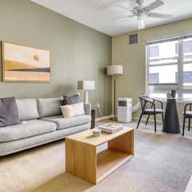 Apartamento para alugar por $2,593 por mês em San Bruno, Commodore Dr