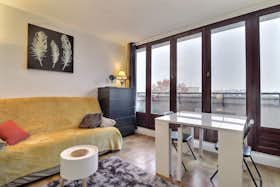 单间公寓 正在以 €1,326 的月租出租，其位于 Charenton-le-Pont, Rue de Paris