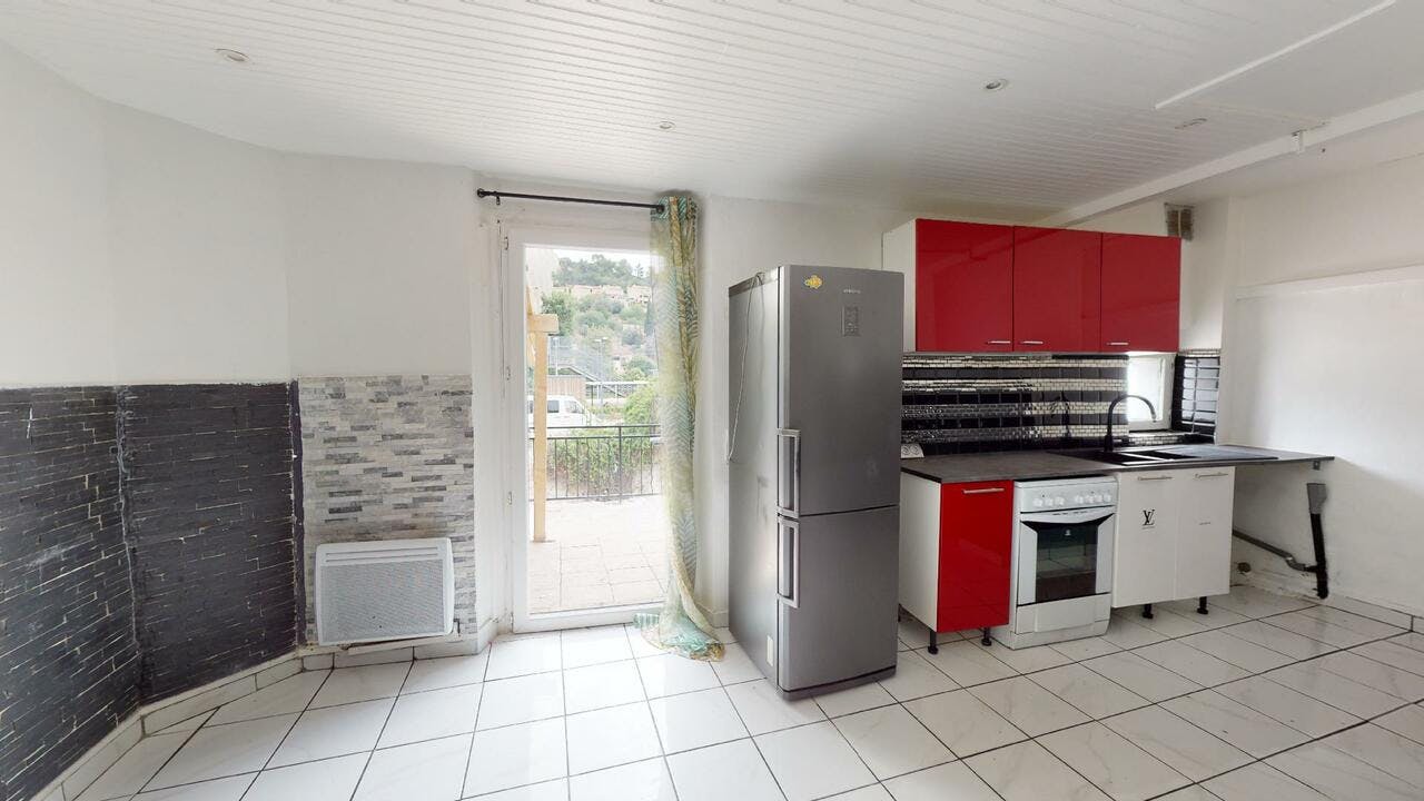 Apartment for rent on Rue des Crottes, Marseille