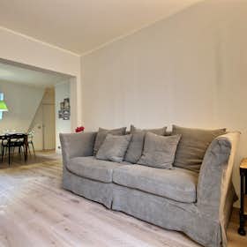 Apartment for rent for €3,627 per month in Paris, Rue Yvon Villarceau
