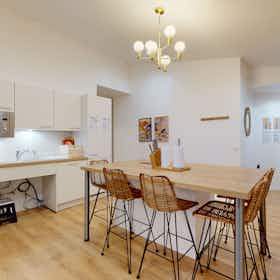 Private room for rent for €874 per month in Montreuil, Rue Baudin