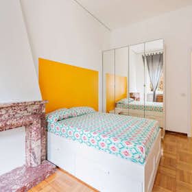 Private room for rent for €880 per month in Milan, Viale Emilio Caldara