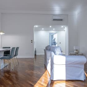 Apartment for rent for €2,500 per month in Milan, Viale Luigi Bodio
