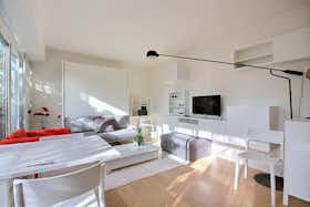 Studio for rent for €1,590 per month in Paris, Passage Vallet