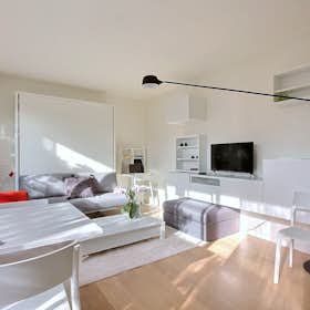 Studio for rent for €1,590 per month in Paris, Passage Vallet