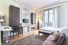 Studio for rent for €2,051 per month in Paris, Rue du Colonel Moll