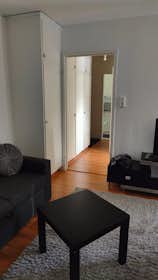 公寓 正在以 SEK 11,660 的月租出租，其位于 Trångsund, Korpstigen