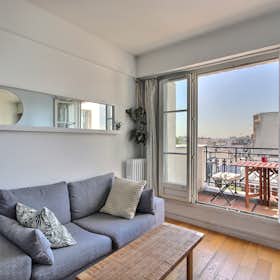 Apartment for rent for €1,819 per month in Paris, Avenue de Clichy