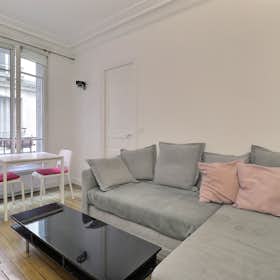 Apartment for rent for €1,908 per month in Paris, Rue Étienne Jodelle