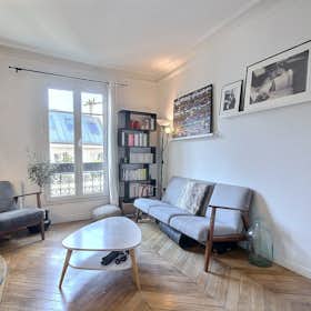 Apartment for rent for €1,802 per month in Paris, Rue Condorcet