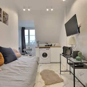 Студия сдается в аренду за 1 261 € в месяц в Neuilly-sur-Seine, Boulevard des Sablons