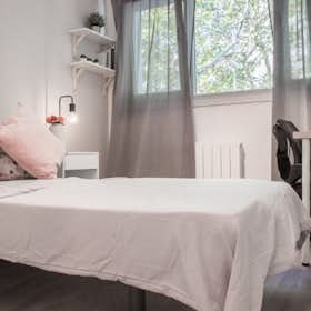 Private room for rent for €495 per month in Madrid, Calle Illescas