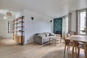 Apartment for rent for €2,332 per month in Paris, Cité du Midi