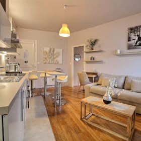 Apartment for rent for €1,802 per month in Paris, Avenue Henri Martin