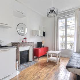 Studio for rent for €1,278 per month in Paris, Boulevard Morland