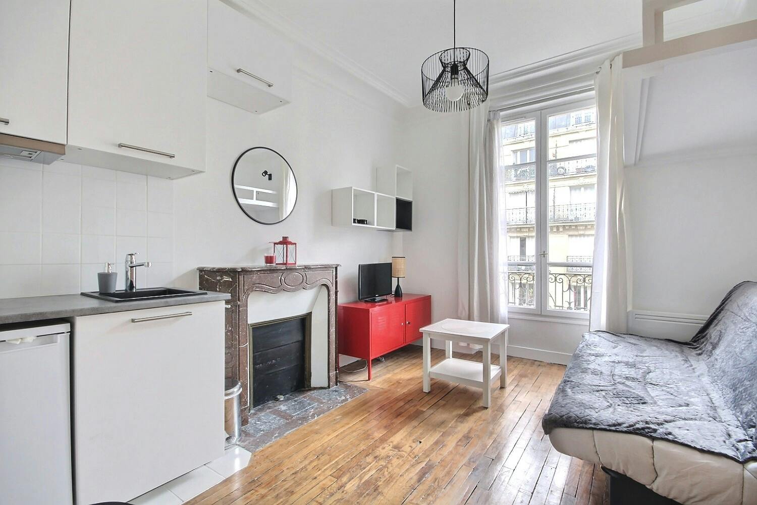 Studio for rent for €1,278 per month in Paris, Boulevard Morland