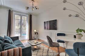 Apartment for rent for €2,109 per month in Paris, Rue du Mont Cenis
