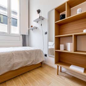 私人房间 正在以 €510 的月租出租，其位于 Turin, Via Carlo Pedrotti