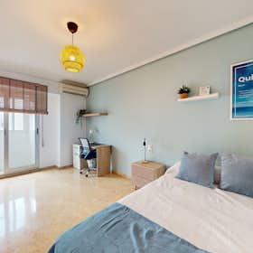 Private room for rent for €475 per month in Valencia, Avinguda de Peris i Valero