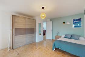 单间公寓 正在以 €445 的月租出租，其位于 Valencia, Avinguda de Peris i Valero