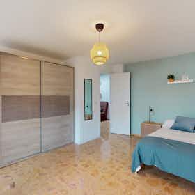 Studio for rent for €445 per month in Valencia, Avinguda de Peris i Valero