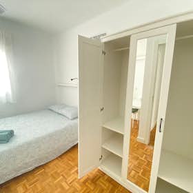 Private room for rent for €600 per month in Madrid, Calle de Nuestra Señora del Perpetuo Socorro