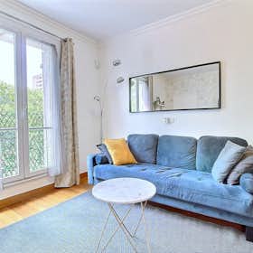 Apartment for rent for €2,539 per month in Paris, Boulevard Vincent Auriol