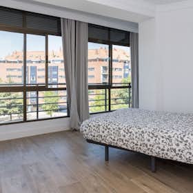 Cameră privată de închiriat pentru 660 EUR pe lună în Madrid, Paseo Pontones