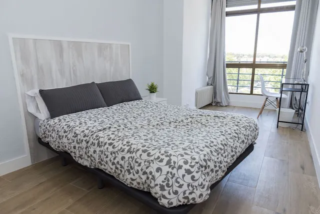 Private room in Paseo Pontones, Madrid (1428359) room image 1