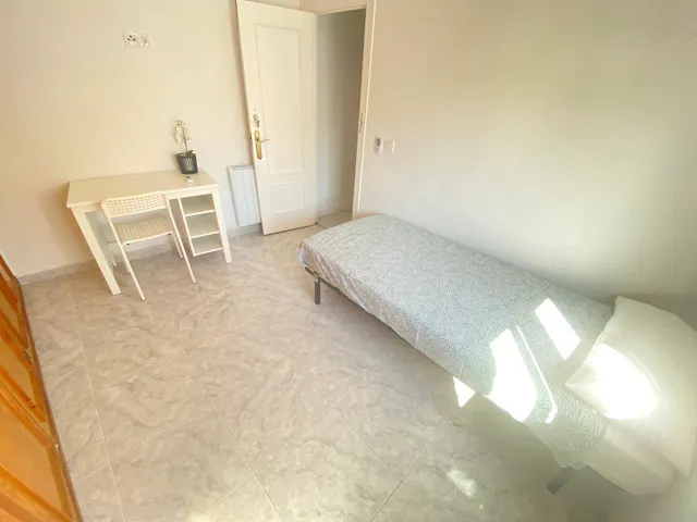 Private room in Calle de María Antonia, Madrid (1428623) room image 2