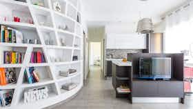 Apartment for rent for €1,601 per month in Naples, Via Salve d'Esposito