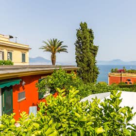 Appartamento for rent for 3.050 € per month in Naples, Via Posillipo