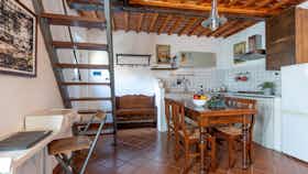 Appartement te huur voor € 1.033 per maand in Fauglia, Vicolo Travacce