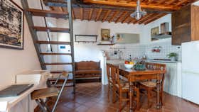 Lägenhet att hyra för 1 033 € i månaden i Fauglia, Vicolo Travacce