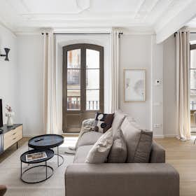 Apartment for rent for €2,700 per month in Barcelona, Carrer d'en Serra