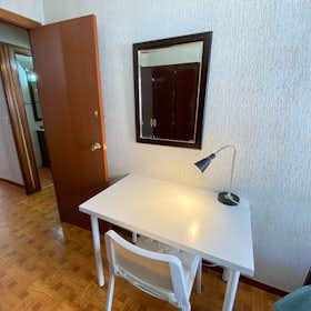 Private room for rent for €300 per month in Madrid, Calle de San Anselmo