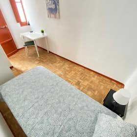 Private room for rent for €320 per month in Madrid, Avenida de la Albufera