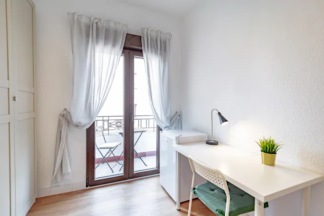 Private room in Avenida de la Albufera, Madrid (1429587) room image 2