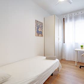 Private room for rent for €390 per month in Madrid, Avenida de la Albufera