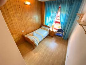 Private room for rent for €280 per month in Madrid, Calle del Cabo de Creus