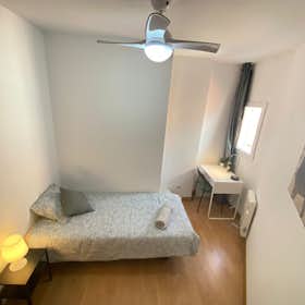 Private room for rent for €340 per month in Madrid, Calle de Pedro Laborde