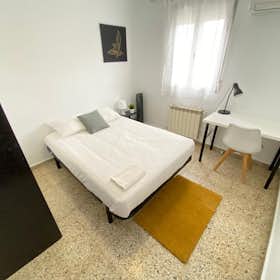 Private room for rent for €350 per month in Madrid, Calle del Poeta Blas de Otero