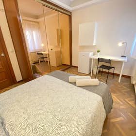 Private room for rent for €450 per month in Madrid, Calle del Doctor Bellido
