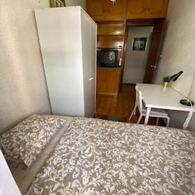 Private room for rent for €310 per month in Madrid, Calle de San Anselmo