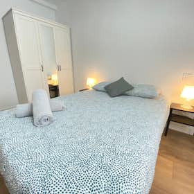 Private room for rent for €470 per month in Madrid, Calle Ramón Serrano