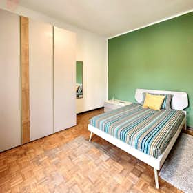 Private room for rent for €567 per month in Trento, Via Milano
