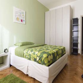 Private room for rent for €810 per month in Milan, Viale Certosa